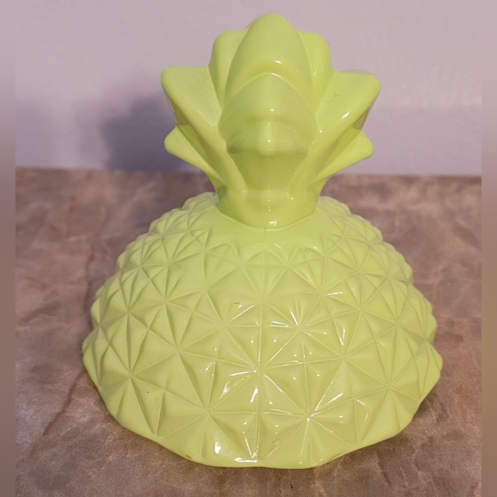 Lime Green Pineapple-Shaped Glass Container/ Trinket Dish - Picture 5 of 9